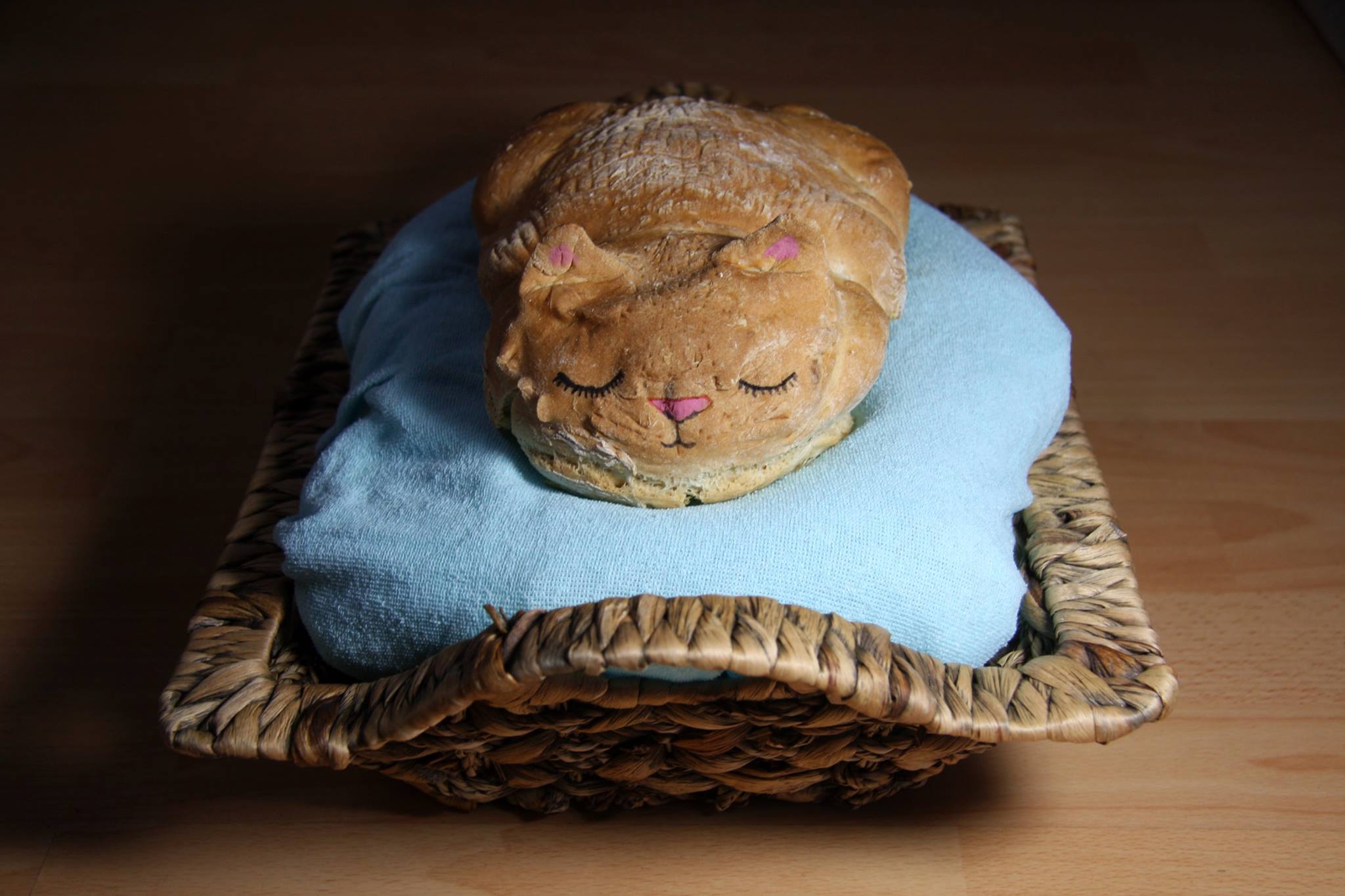 PHOTO: The final product is an adorable edible loaf of bread shaped like a cat, or as it's commonly being called, a catloaf.