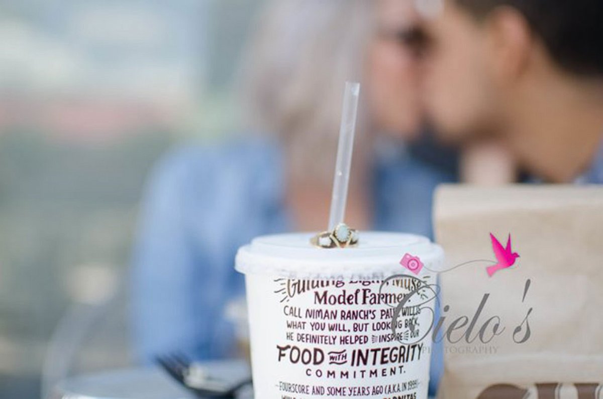 PHOTO: Angela Gallo and Manuel Rosario, of Orlando, Florida, decided to stage engagement photos at their local Chipotle Mexican Grill.