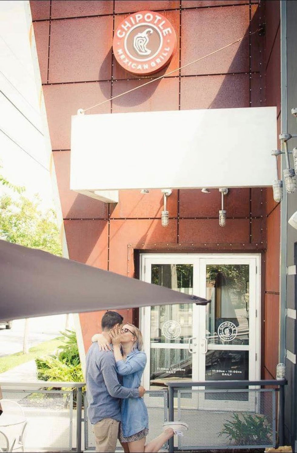 PHOTO: Angela Gallo and Manuel Rosario, of Orlando, Florida, decided to stage engagement photos at their local Chipotle Mexican Grill.