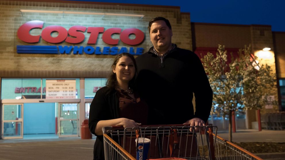 PHOTO: Couple’s Costco Engagement Photos Get Super-Sized Attention Online