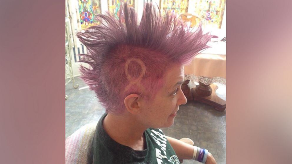 PHOTO: Sarah Kelleher cut her mother's hair into a pink mohawk.