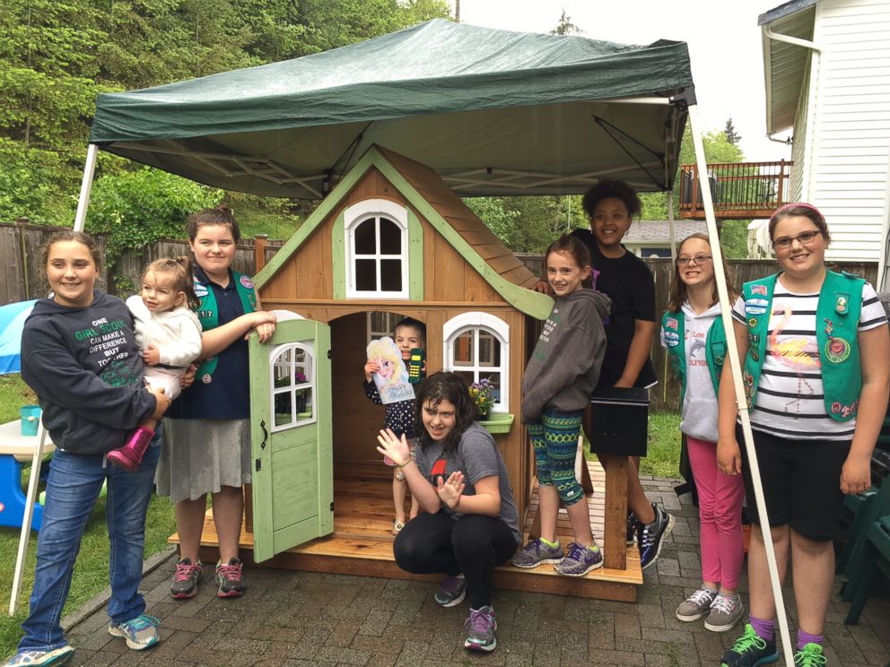 PHOTO: Girl Scouts Build Magical Backyard Playhouse for Little Girl Who Got a Heart Transplant