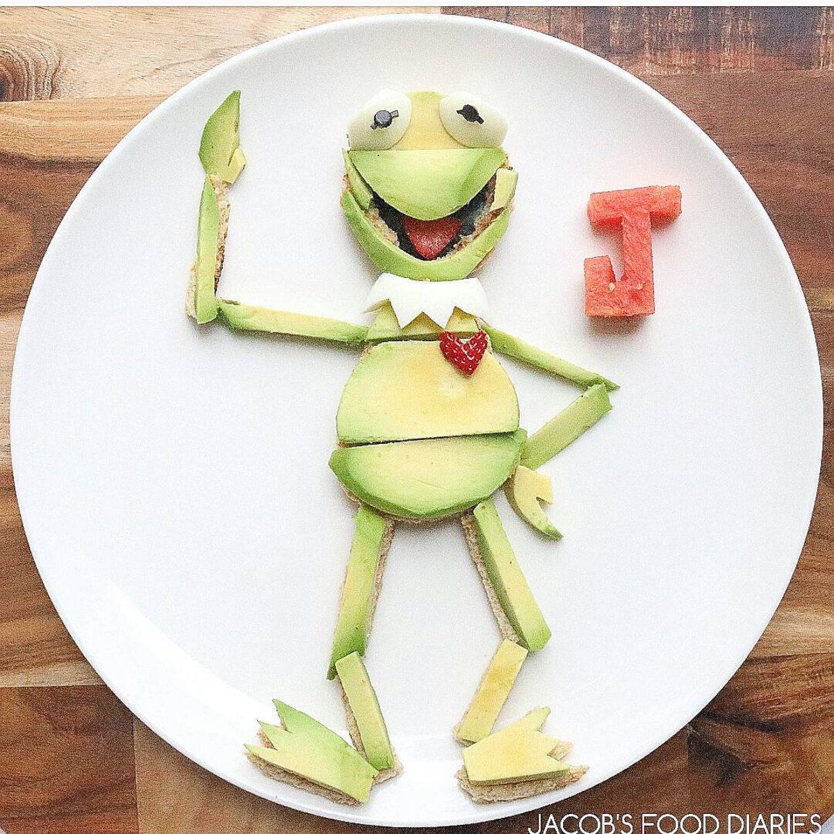 PHOTO: Mom Turns Healthy Food Into Famous Characters to Trick Her Son to Eat