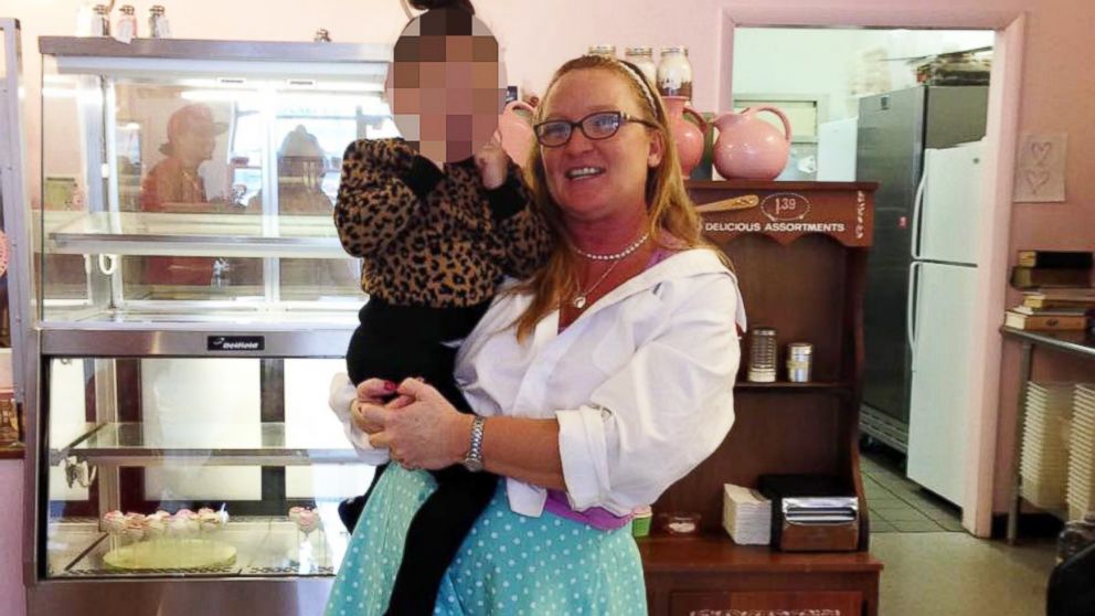 PHOTO: Cupcake store owner Leslie Fiet is being hailed as a hero after rescuing 3-year-old Bella Martinez.