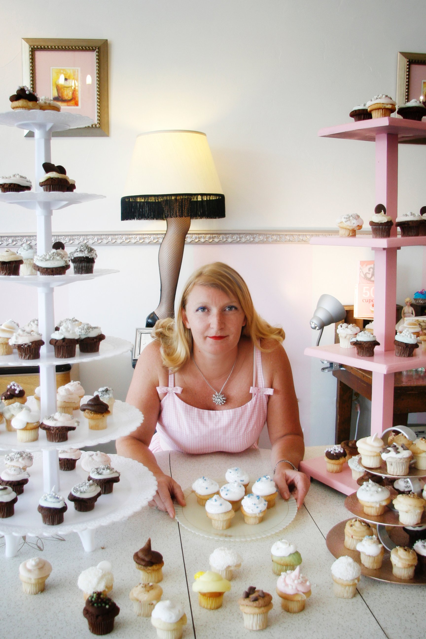 PHOTO: Cupcake store owner Leslie Fiet is being hailed as a hero after rescuing 3-year-old Bella Martinez.