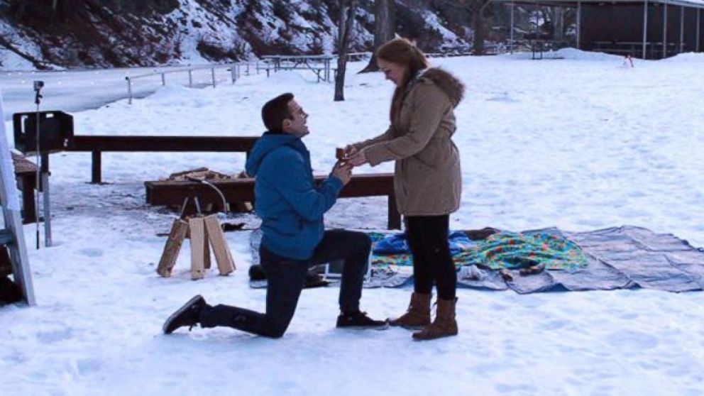 PHOTO: Jimmy Gillespie proposes to Liz Jensen in Provo, Utah on Jan. 25, 2015.