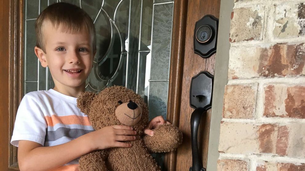 PHOTO: Luke Swofford, 4, was reunited with his beloved teddy bear after losing him in Dallas' Love Field airport. 