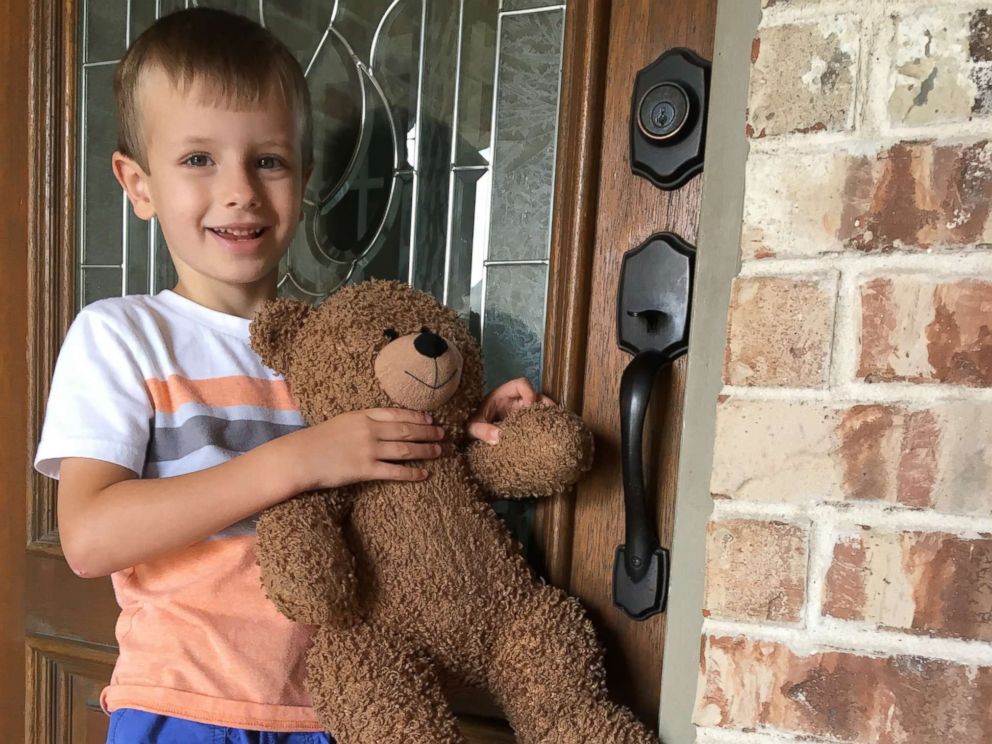 PHOTO: Luke Swofford, 4, was reunited with his beloved teddy bear after losing him in Dallas Love Field airport.