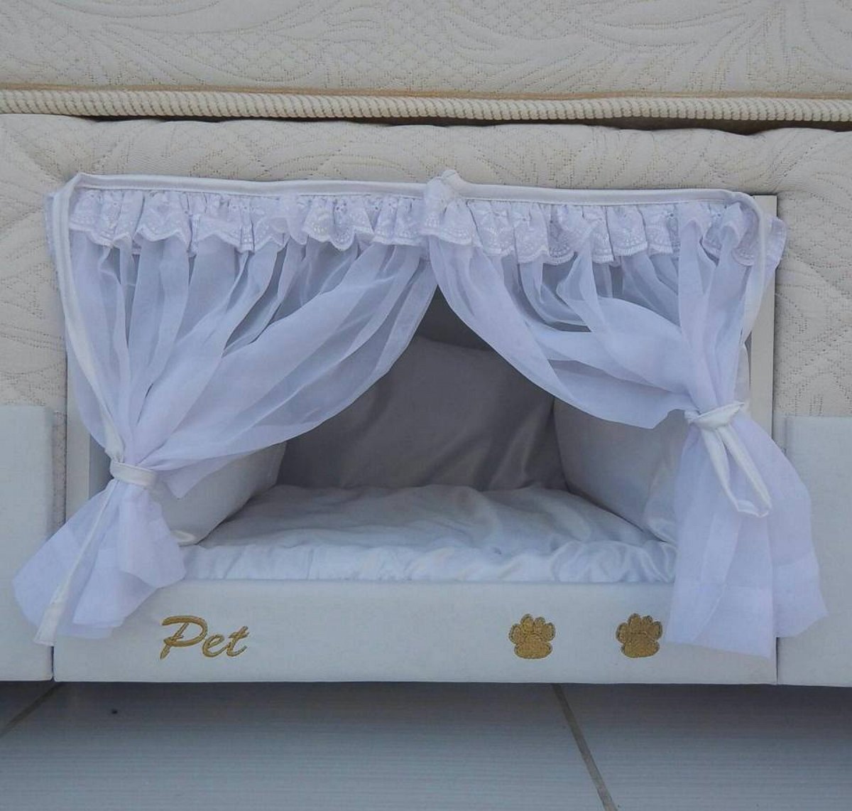 PHOTO: Brazilian company ColchÃ£o Inteligente Postural created a mattress that includes a mini-bed for your pet. 
