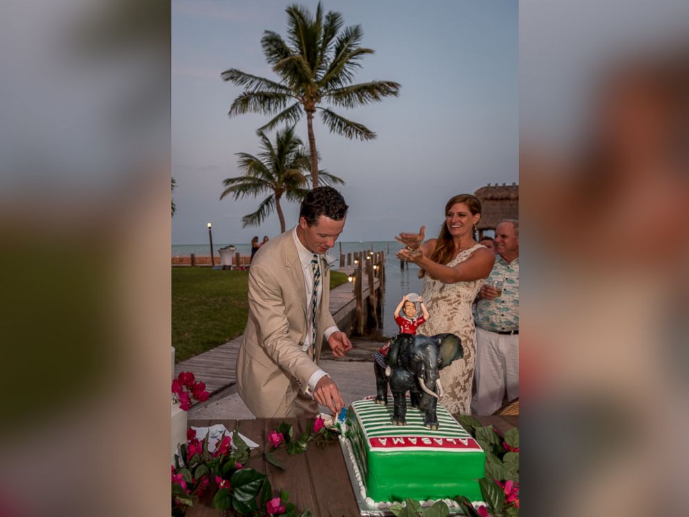 PHOTO: Amanda Sabin surprised her University of Alabama-obsessed groom with a cake in University of Florida colors.
