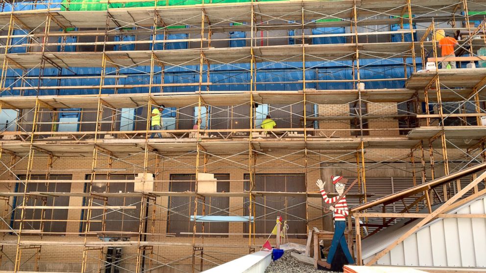 PHOTO: Construction Worker Plays Real-Life Game of 'Where’s Waldo' With Kids in Hospital