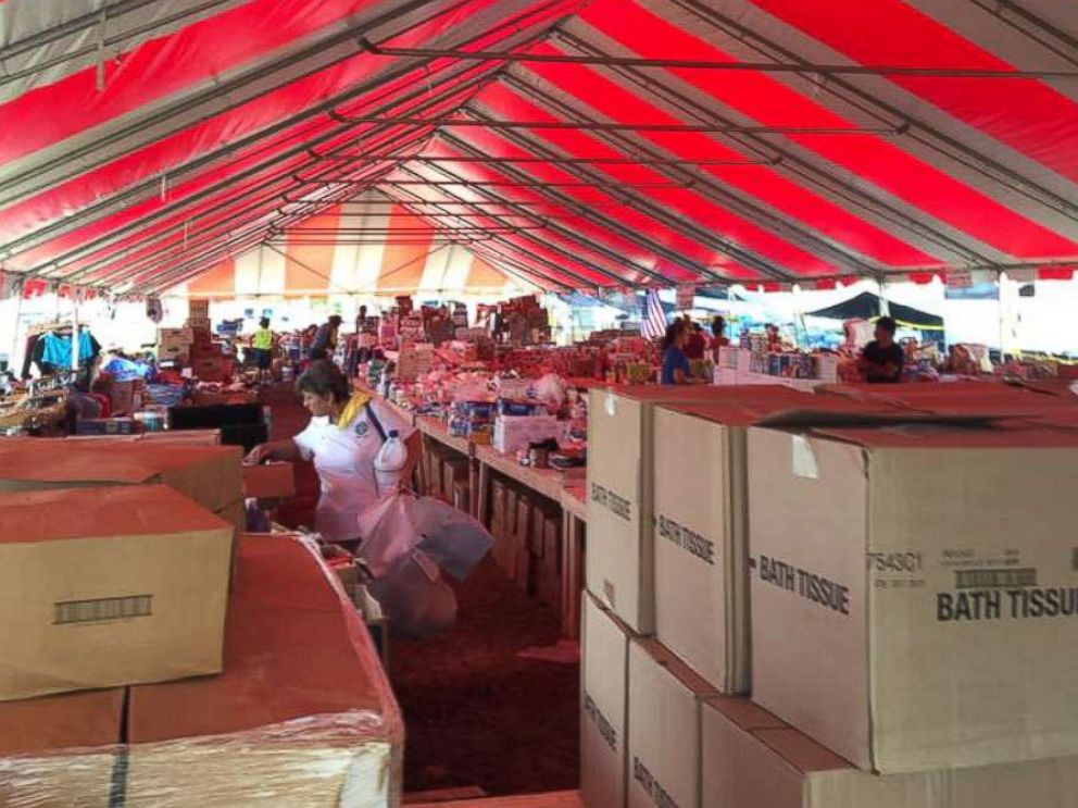 PHOTO: Jessica Jean Williamson, who was slated to wed on Sept. 9, 2017, instead brought the food she had prepared for her reception to the Hurricane Irma-stricken Florida Keys.