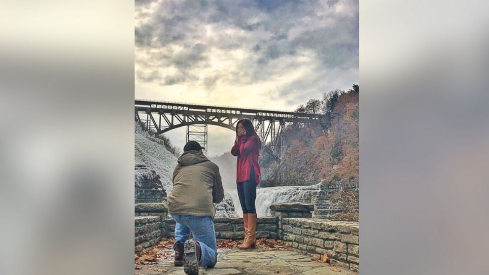 VIDEO: Woman who thinks she's taking a photo gets picture-perfect proposal