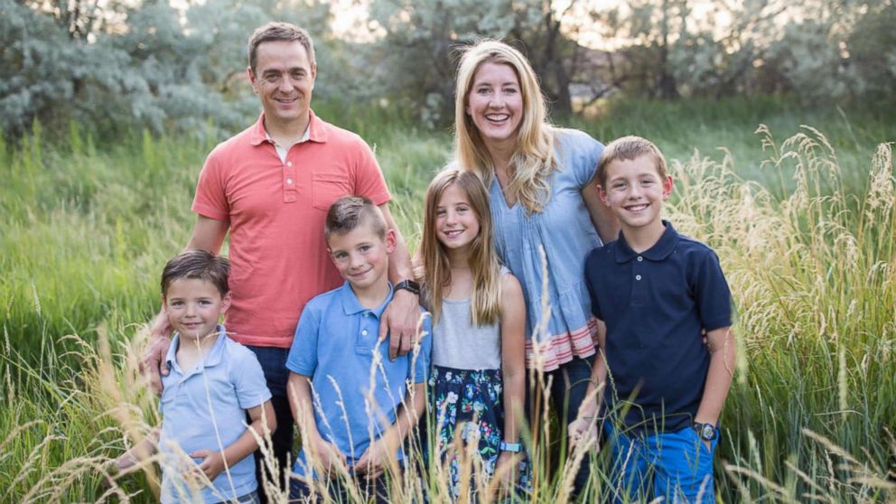 PHOTO: The Harding family of Menlo Park, Calif., let their four children, 6-year-old Cooper, 9-year-old Spencer, 11-year-old twins Jackson and Kaitlyn, regulate their own screen time for 48 hours.