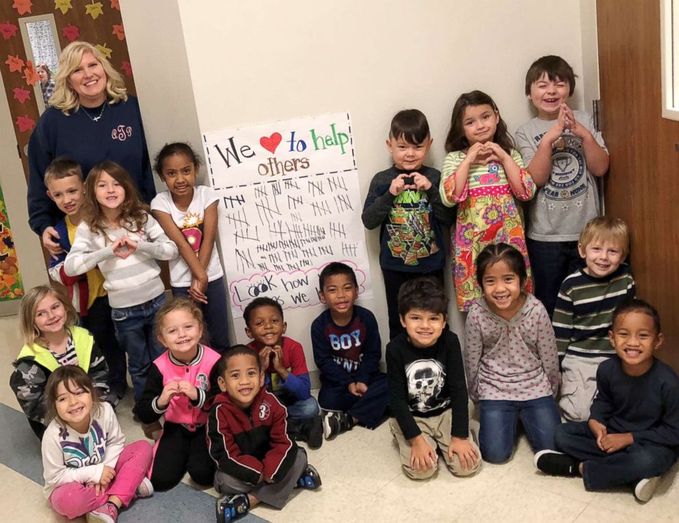 PHOTO: Ashley Taylor, a kindergarten teacher in Texas, is seen with her class.