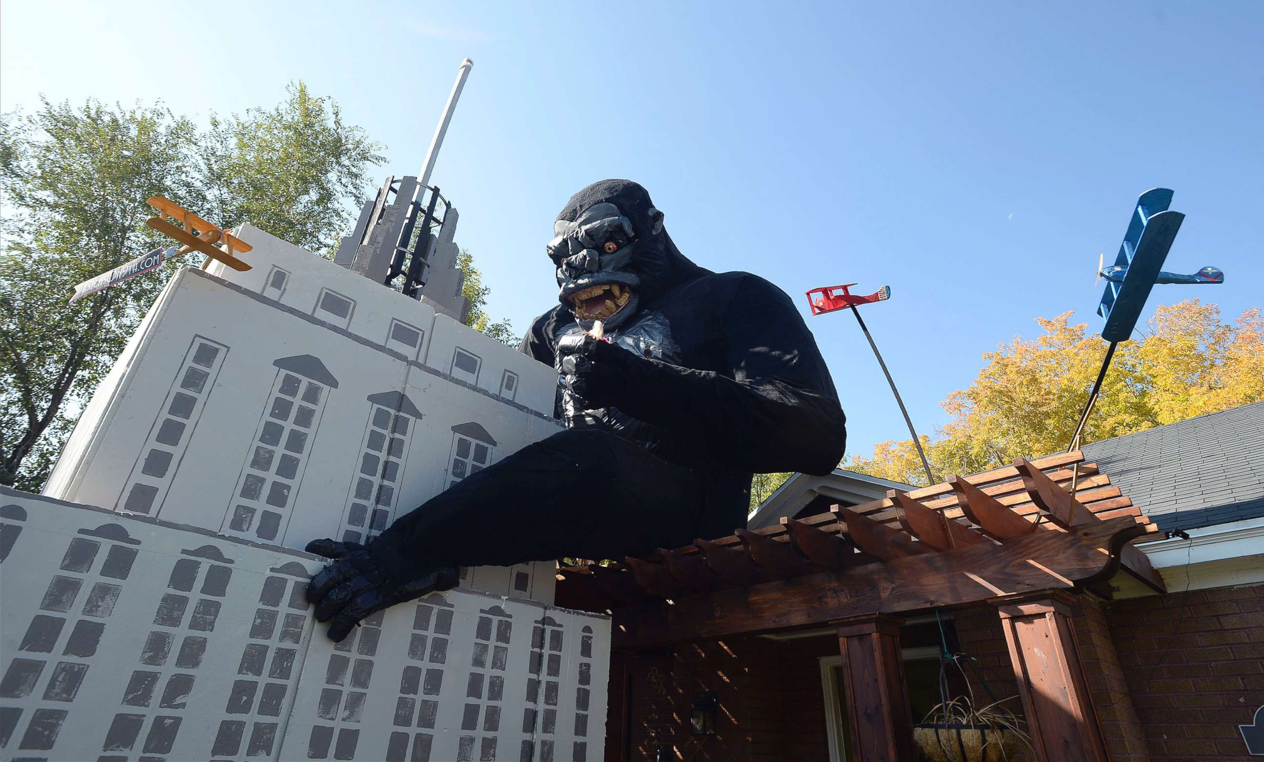 PHOTO: Ammon Smith has outdone himself again this Halloween season dressing up his home in Salt Lake City. He's done something wild and scary in his yard for the past five years. This year it's King Kong, Oct. 13, 2017. 