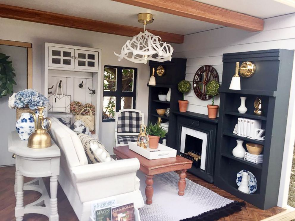 PHOTO: The living room inside the "Fixer Upper-inspired dollhouse created by Kwandaa Roberts.