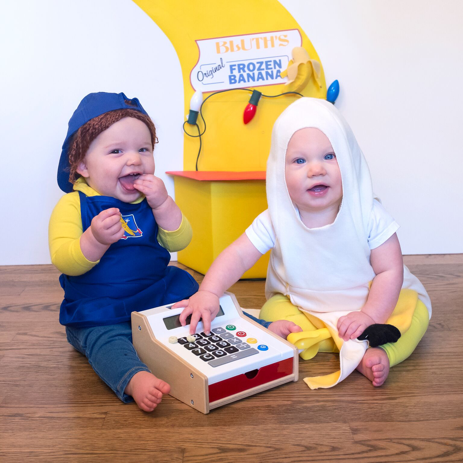 PHOTO: Lera and Marigold Mancke, 8-month-old twins, pose as characters from "Arrested Development."
