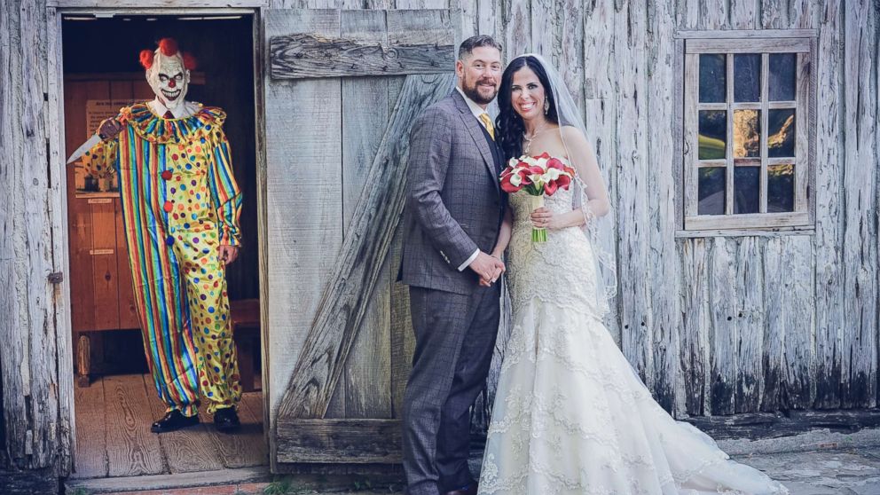 VIDEO: San Antonio woman surprised with 'killer clown' wedding photo on anniversary 