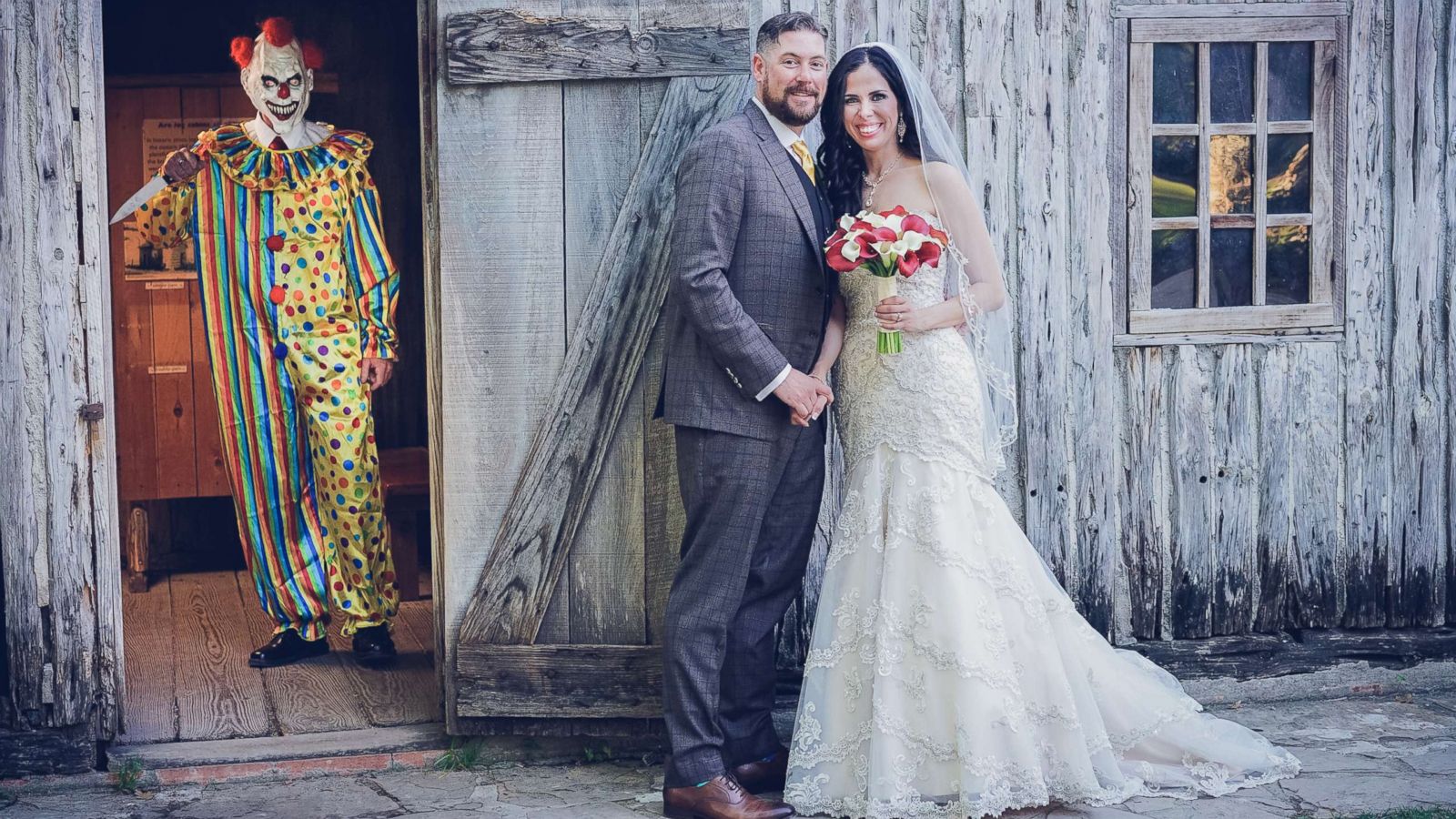 PHOTO: Bride Manda Alexander was surprised by her husband Vincent with this "killer clown"-themed wedding photo.