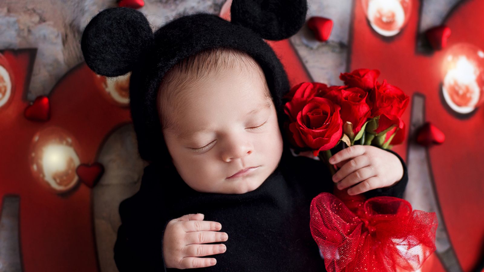 PHOTO: Babies dressed as Mickey and Minnie for Valentine’s Day are the sweetest.