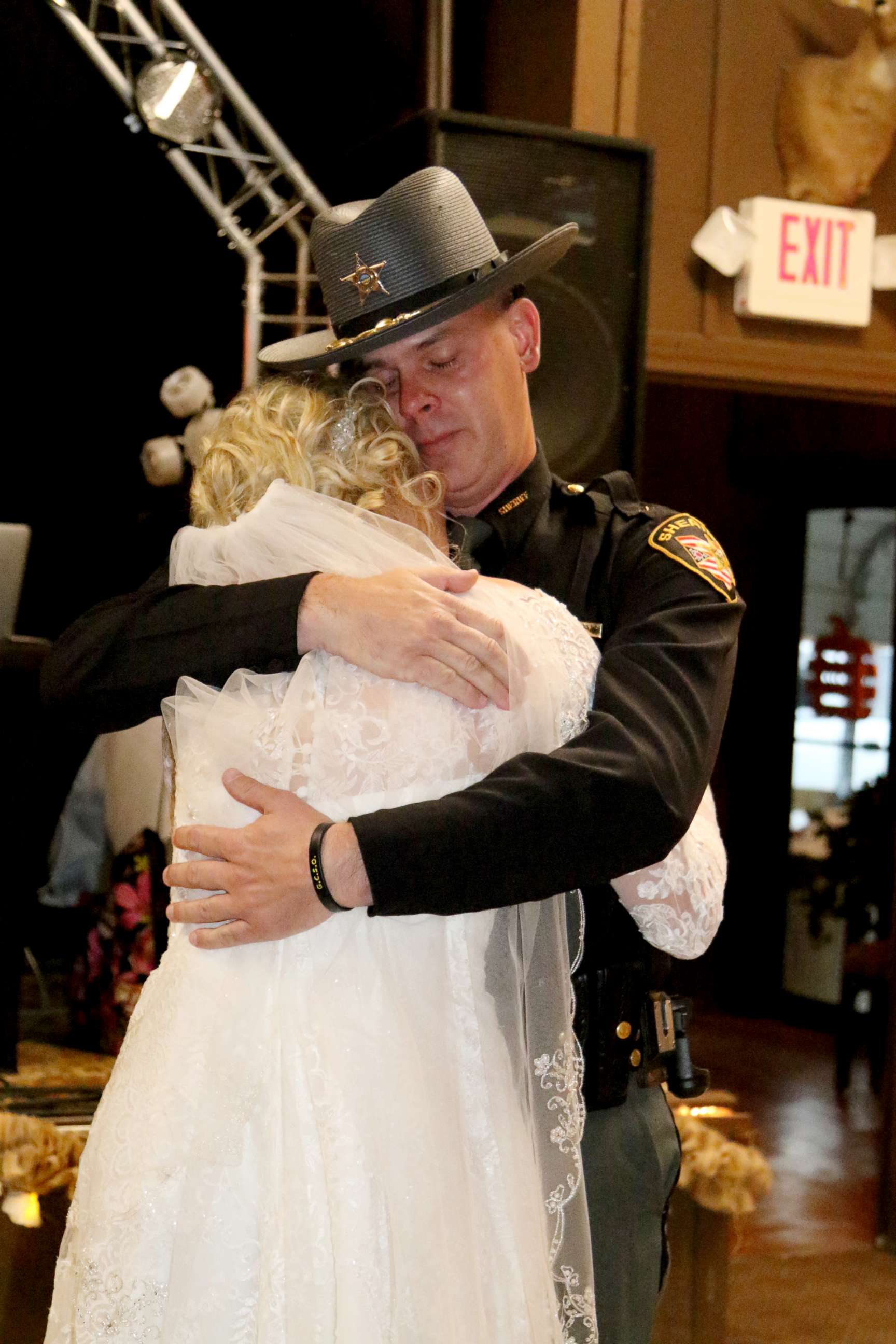 PHOTO: Mikayla Wroten broke down in tears as Sheriff Matt Champlin, her late father's best friend, surprised her with a dance.