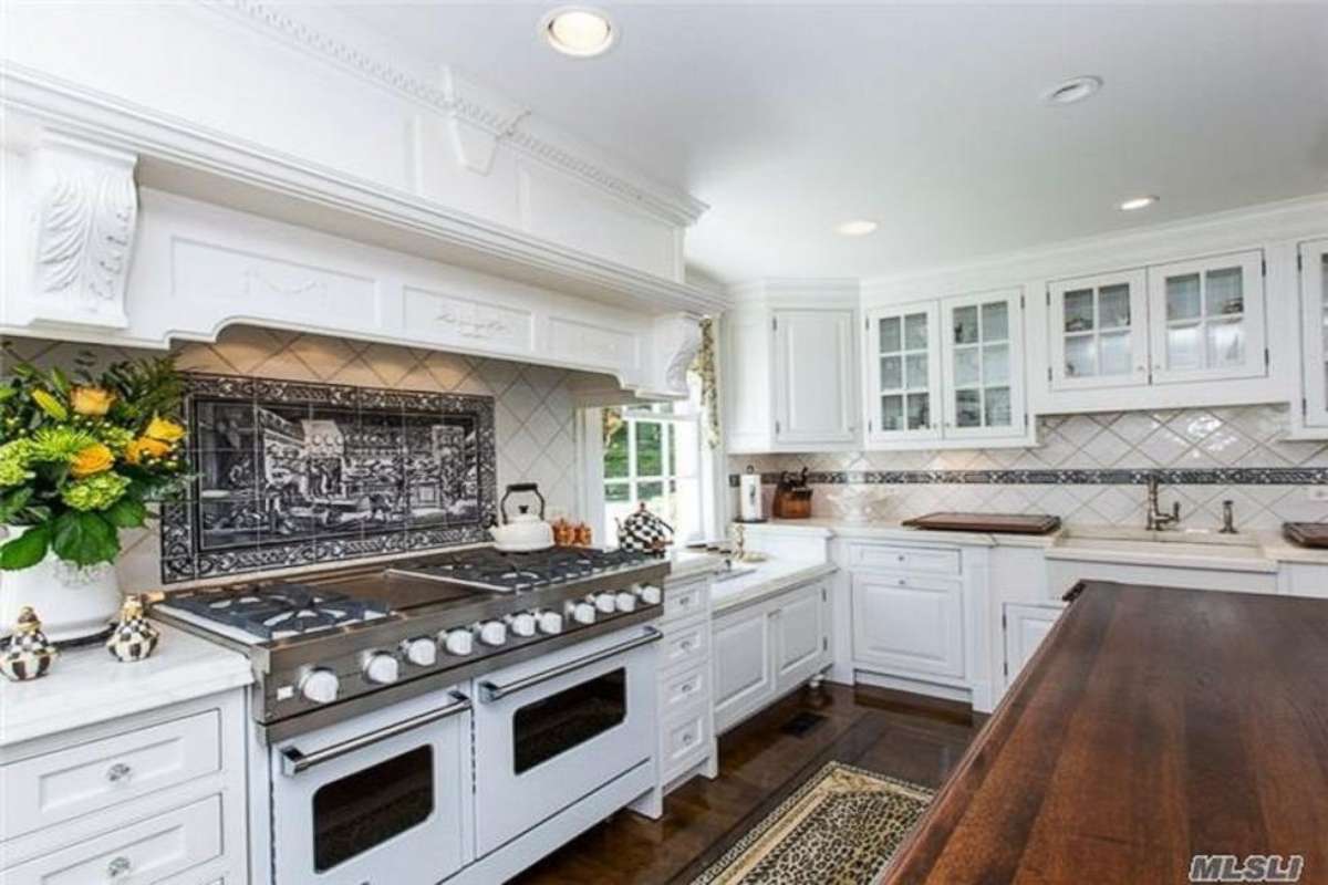 PHOTO: Priced at $5.9 million, the home from 'The Money Pit' needs no improvement. 