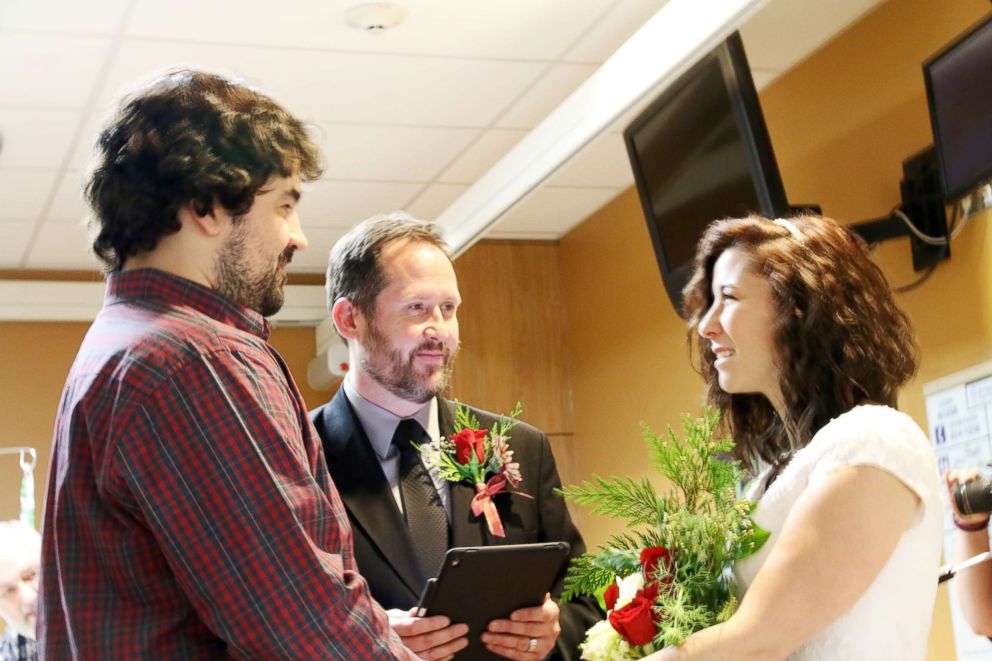 PHOTO: Nathan and Whitney Romans held a last-minute wedding at St. Luke's Magic Valley Medical Center in Twin Falls, Idaho.