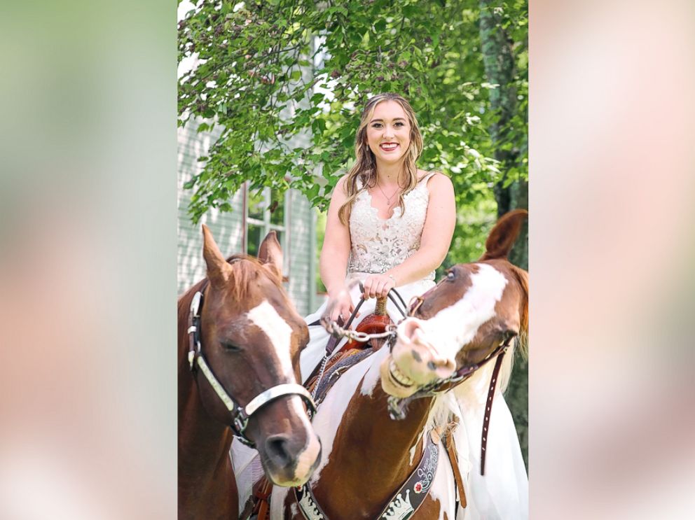 PHOTO: Patti Womer of Pennsylvania was in the midst of her wedding day photo shoot when her horse, Cricket, smiled for photographer Tony Bendele in Pennsylvania on Sept. 9, 2017.