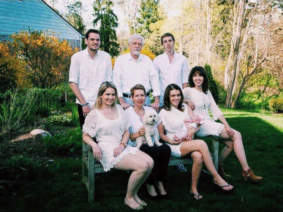 PHOTO: The Pink Fund founder Molly MacDonald with her five children and husband, Thomas Pettit.