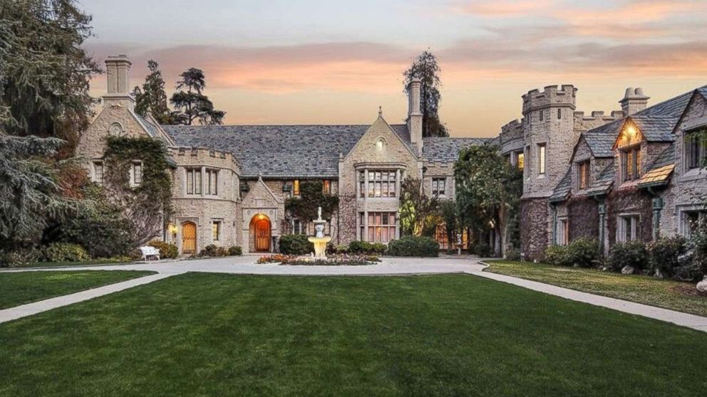 s.abcnews.com/images/Lifestyle/playboy-mansion-01