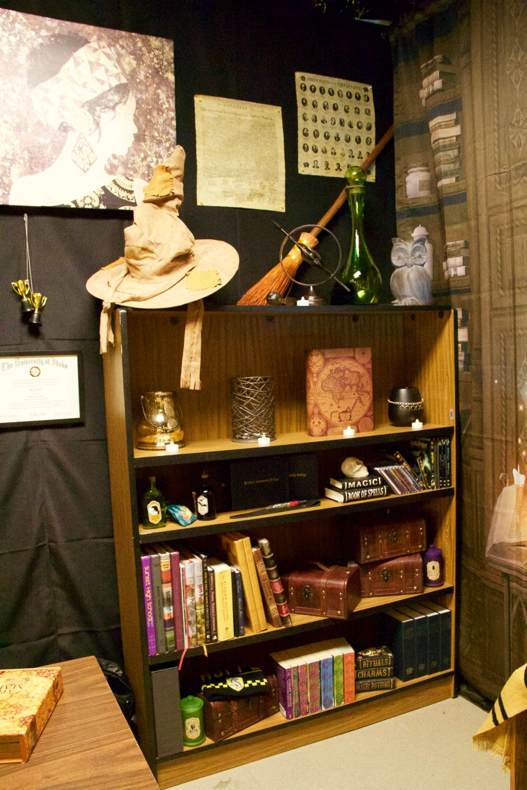 Teacher creates magical 'Harry Potter'-themed classroom to spellbind his  students - ABC News