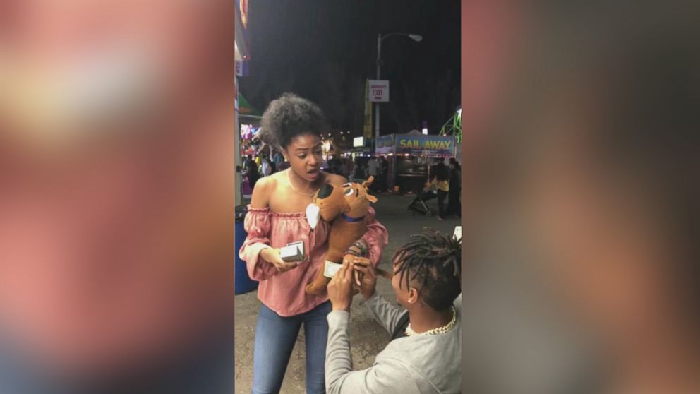 VIDEO: Girlfriend refuses to believe boyfriend's amusement park proposal 