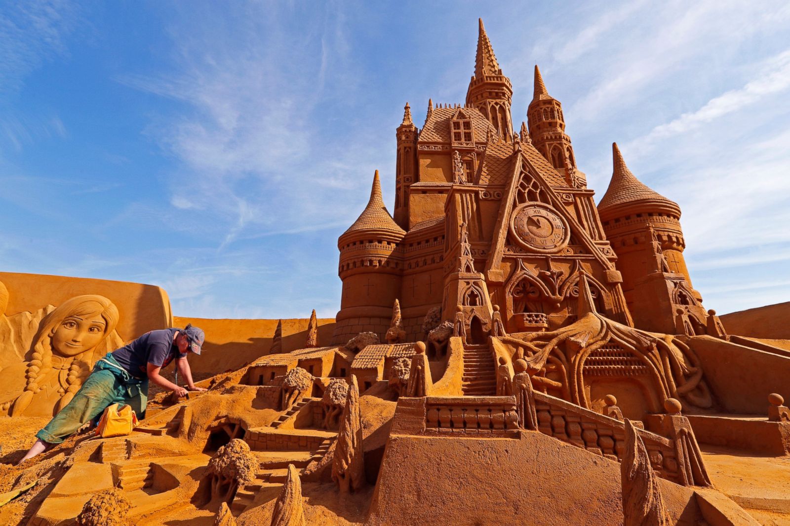 Summer dreams come true: Spectacular Disney sand sculptures - ABC News