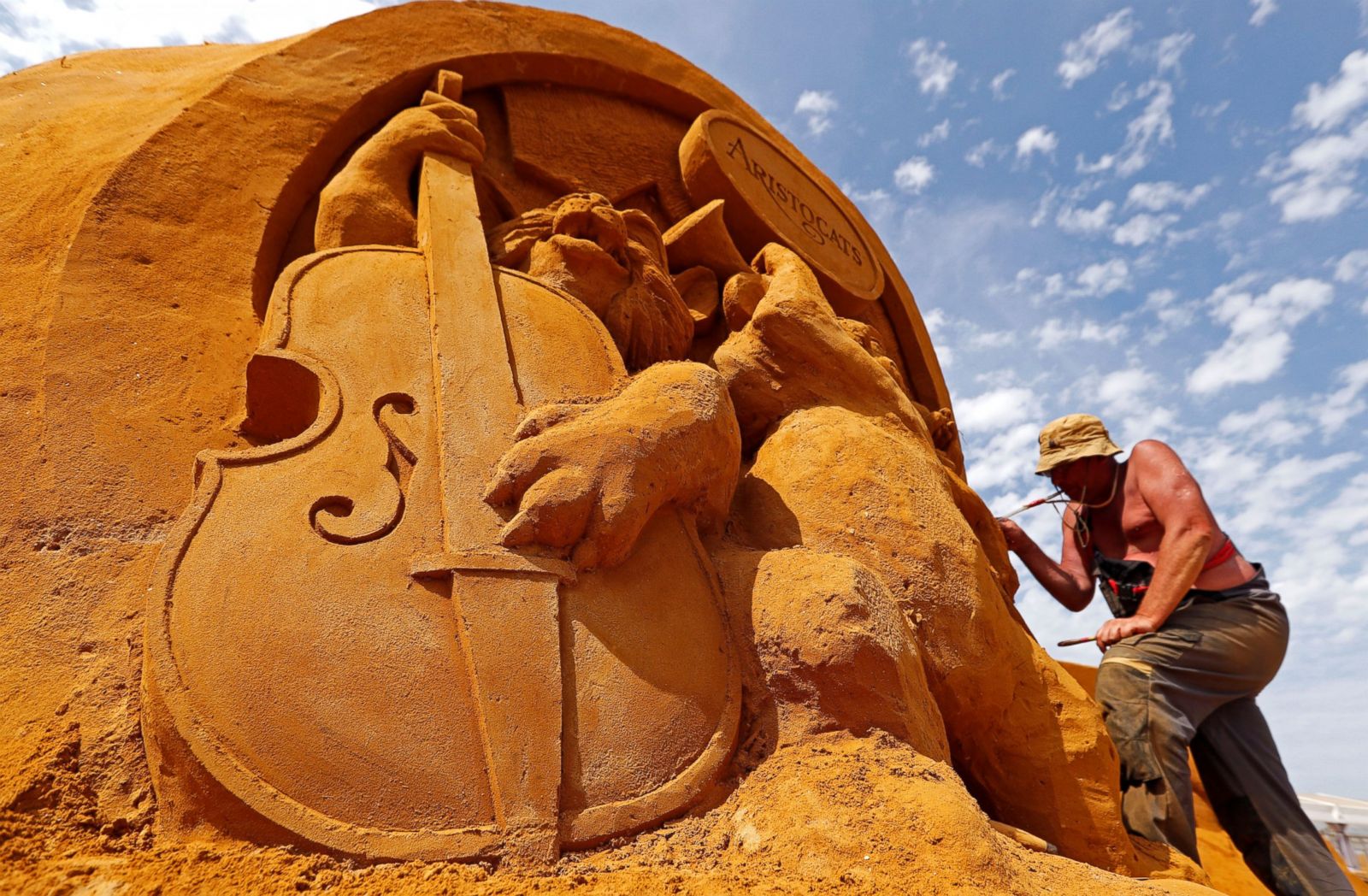 BELGIUM-ART-SCULPTURE-SAND-DISNEY