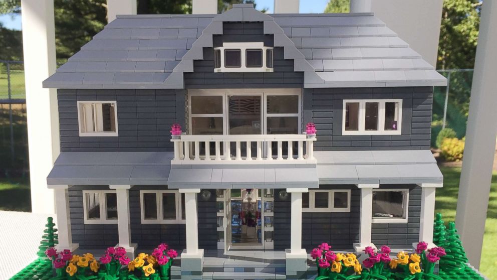 PHOTO: Shari Austrian, 39, has built a business of building homes out of Legos.