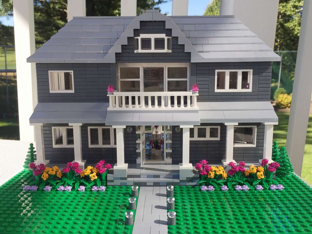 PHOTO: Shari Austrian, 39, has built a business of building homes out of Legos.