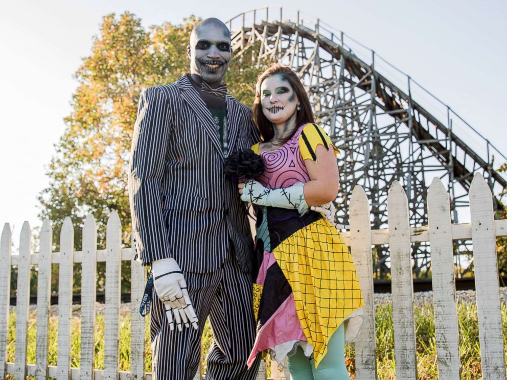 PHOTO: Shelby Waid-Johnson and George Johnson of Quincy, Ill. said getting married on Friday the 13th meant a lot because Halloween is their favorite holiday.