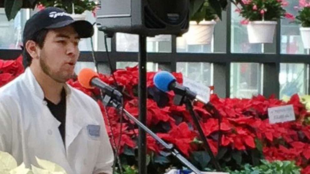 Gilly Assuncao, originally from Brazil, stopped customers in their tracks at Russo's Farmers Market in Watertown, Massachusetts, with his beautiful rendition of "O Holy Night."
