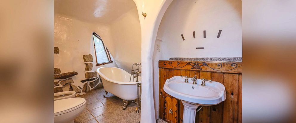 PHOTO: A bathroom inside the Olalla, Wash., home inspired by the cottage in "Snow White." It's now on sale for $775,000.