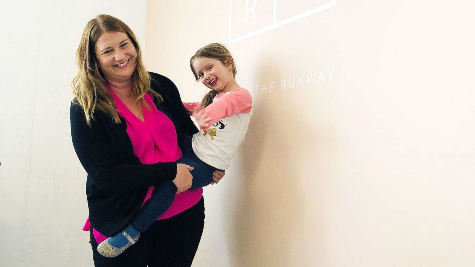 PHOTO: Stephanie Conduff poses with her daughter, Emerson Pearl, 4, who inspired her to found Leche Lounge.