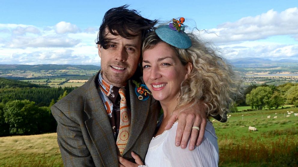 UK couple Georgina and Sid Innes spent one pound on their wedding in Inverness-shire in the Scottish Highlands, complete with rings, flowers, a cake and a photographer to capture the occasion.