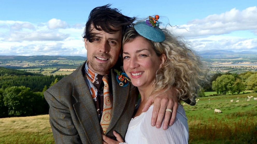 UK couple Georgina and Sid Innes spent one pound on their wedding in Inverness-shire in the Scottish Highlands, complete with rings, flowers, a cake and a photographer to capture the occasion.