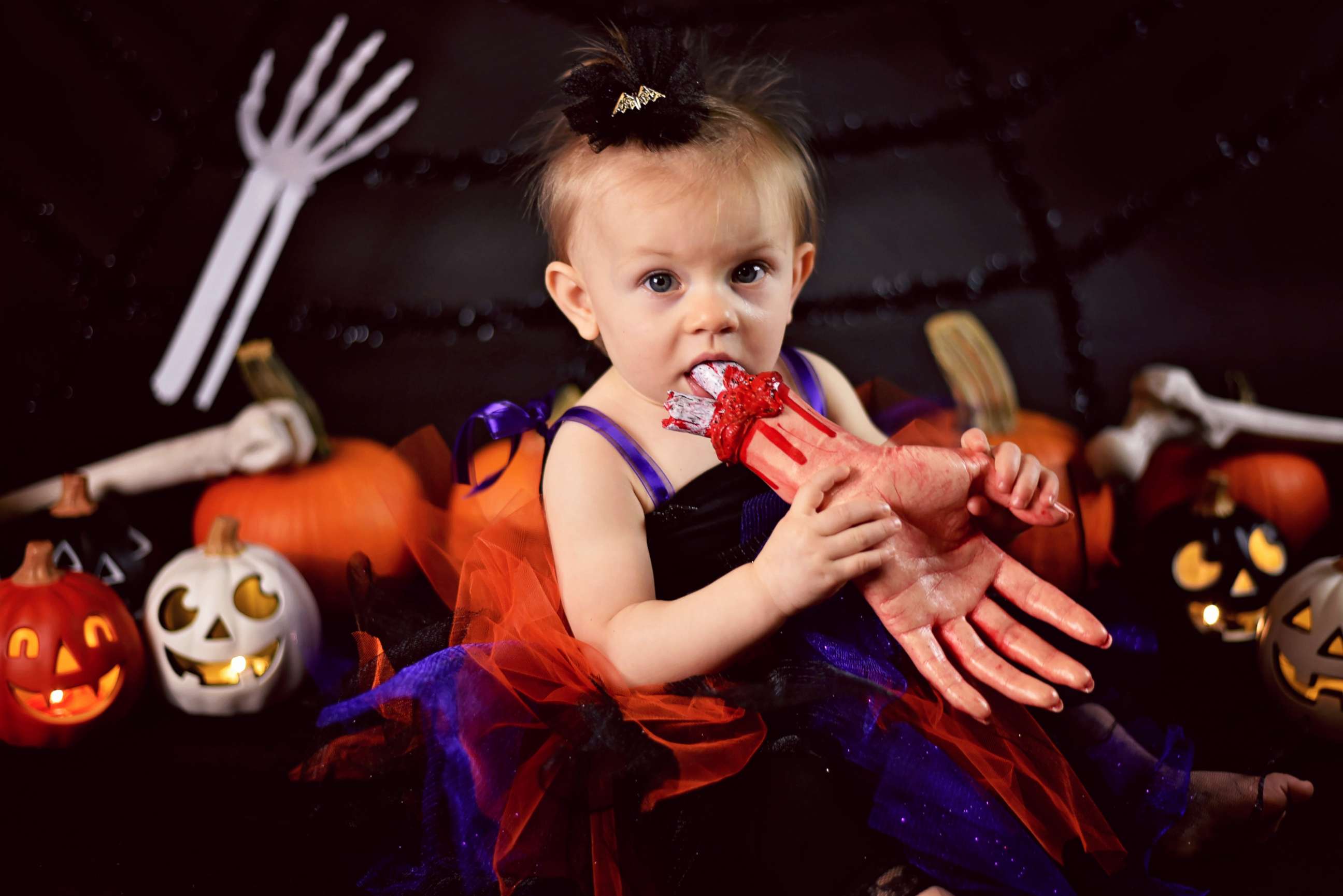 PHOTO: Sydney's favorite part of the creepy decorations was the bloody hand, her mom said.