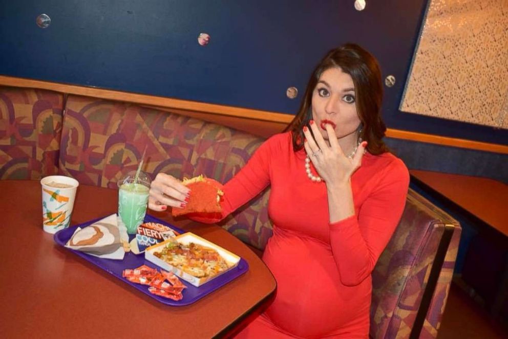 PHOTO: Kristin Johnston, 33, took her maternity photos in front of her local Taco Bell in Atlanta, Georgia.
