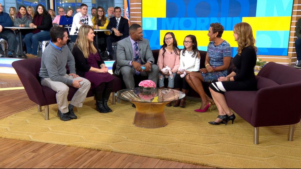 PHOTO: Audrey Doering and Gracie Rainsberry appear with their parents on "Good Morning America."