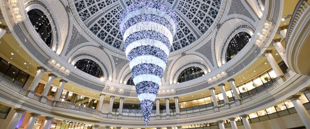 People Are Flipping Out Over Upside Down Christmas Trees This Season Photo The Holiday Tree Suspended From Dome Inside Westfield San Francisco Centre