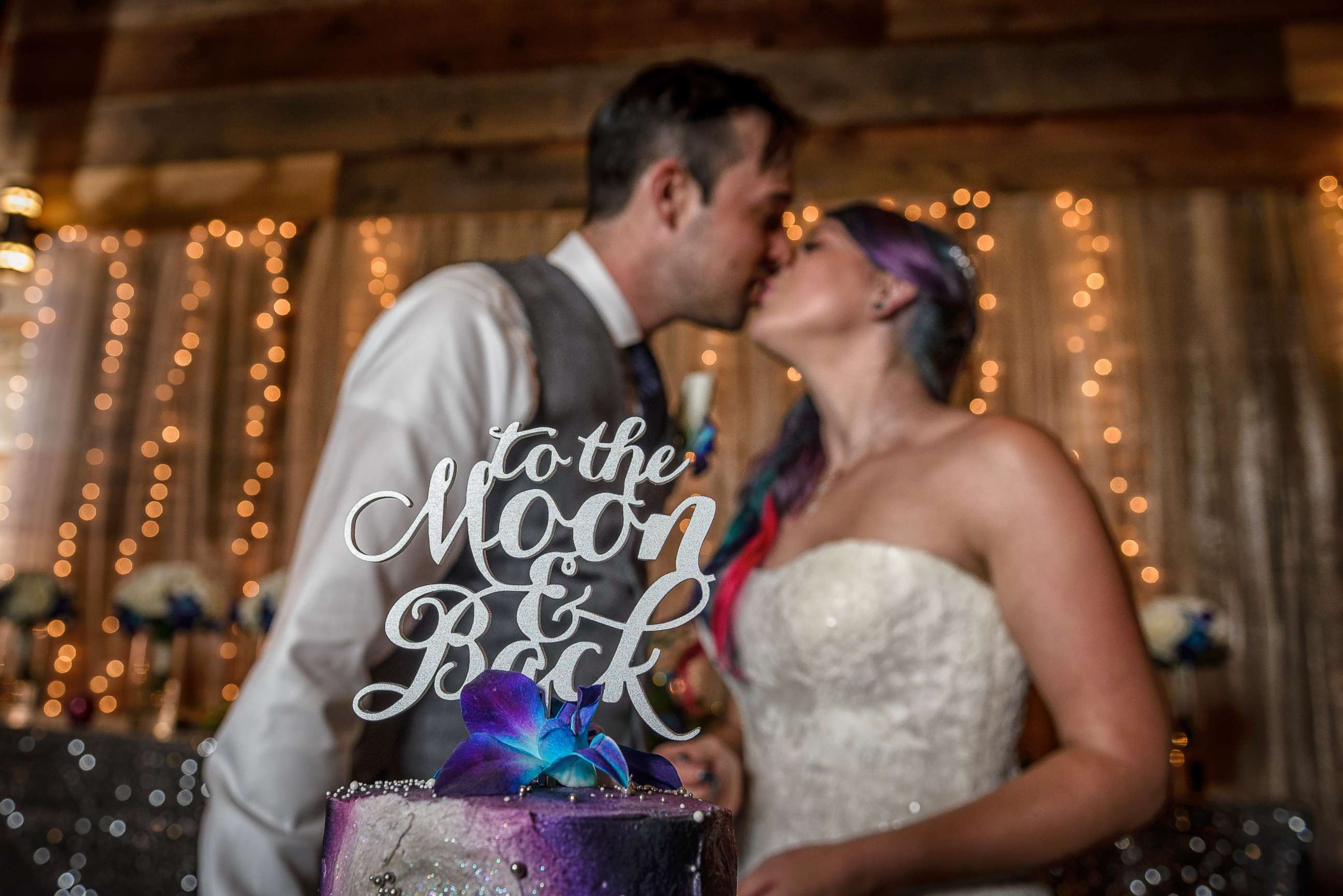 PHOTO: Newlyweds Samantha and Cameron Kuhn had an out-of-this-world wedding during the total solar eclipse.