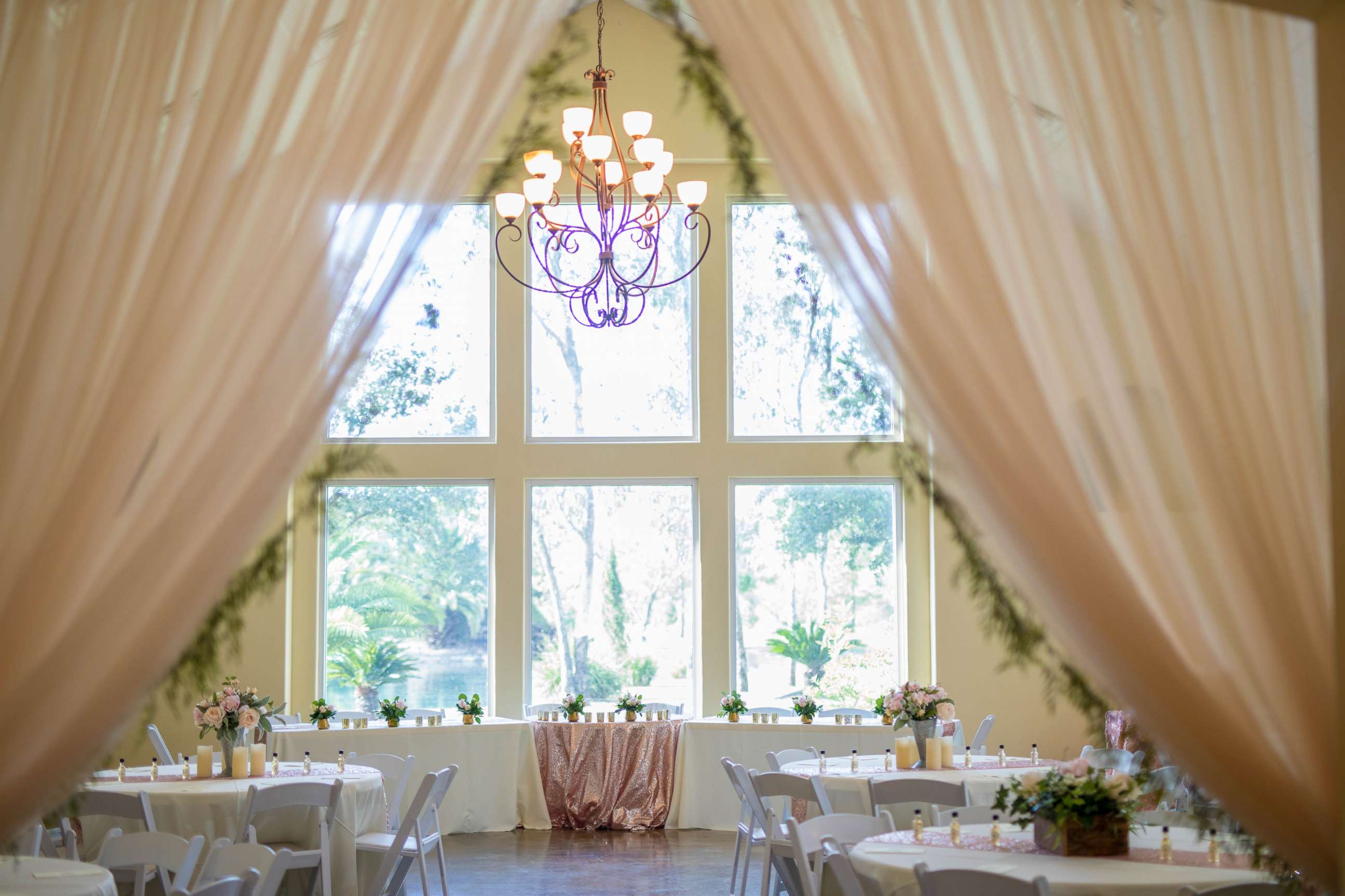 PHOTO: Chloe and Timothy Waterreus of Kingwood, Texas, were surprised with a free dream wedding after their home and original wedding plans were ruined by the storm.