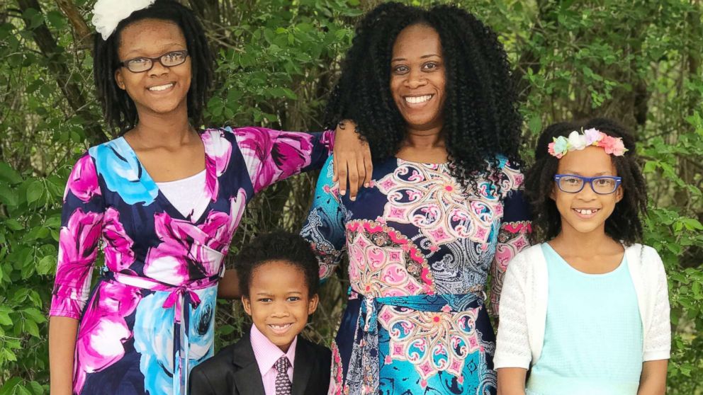 PHOTO: Darcel White, of Dayton, Ohio, poses with her children Nakiah, 12, Samuel, 7, and Ava, 10.